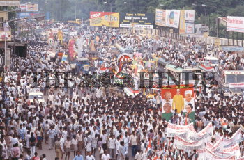 Image Id : 1020966 <span>Date : 1985-07-15 <span>Category : Politics</span>