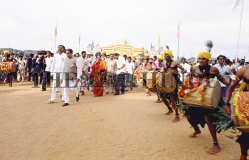 Image Id : 1021628 <span>Date : 1985-12-20 <span>Category : Politics</span>