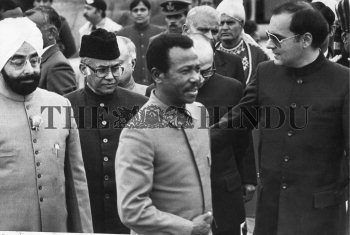 Image Id : 1069781 <span>Date : 1985-12-20 <span>Category : Politics</span>