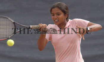 Image Id : 1200586 <span>Date : 2003-05-20 <span>Category : Sport</span>