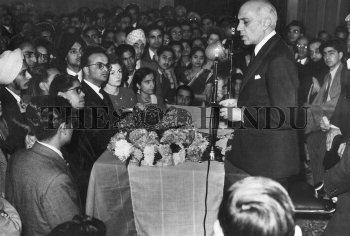 Image Id : 1689998 <span>Date : 1948-10-20 <span>Category : Politics</span>