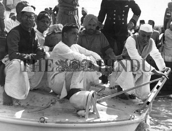Image Id : 1690022 <span>Date : 1948-02-13 <span>Category : Politics</span>
