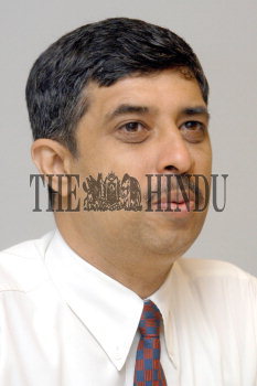 Image Id : 1768993 <span>Date : 2003-10-06 <span>Category : Economy Business and Finance</span>
