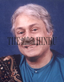 Image Id : 1798383 <span>Date : 2003-10-12 <span>Category : Arts Culture and Entertainment</span>