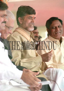 Image Id : 1823062 <span>Date : 2003-10-17 <span>Category : Politics</span>
