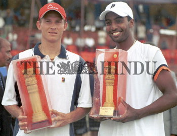 Image Id : 1845662 <span>Date : 2003-10-21 <span>Category : Sport</span>