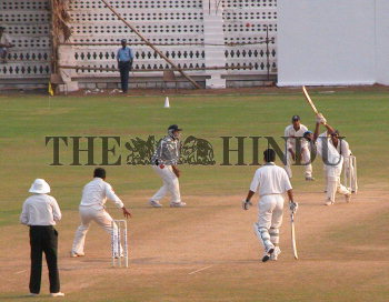 Image Id : 1987592 <span>Date : 2003-11-24 <span>Category : Sport</span>