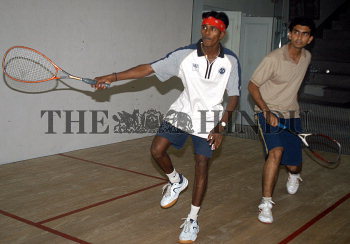 Image Id : 2000687 <span>Date : 2003-11-27 <span>Category : Sport</span>