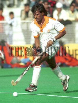 Image Id : 2026102 <span>Date : 2003-12-03 <span>Category : Sport</span>