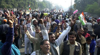 Image Id : 2030546 <span>Date : 2003-12-04 <span>Category : Politics</span>