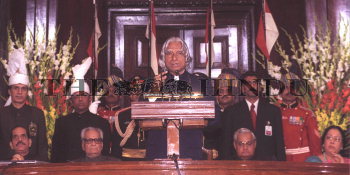 Image Id : 2060435 <span>Date : 2003-12-11 <span>Category : Politics</span>