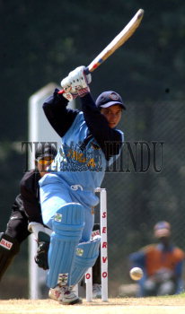 Image Id : 2083620 <span>Date : 2003-12-16 <span>Category : Sport</span>