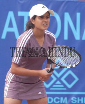 Image Id : 2102551 <span>Date : 2003-12-21 <span>Category : Sport</span>