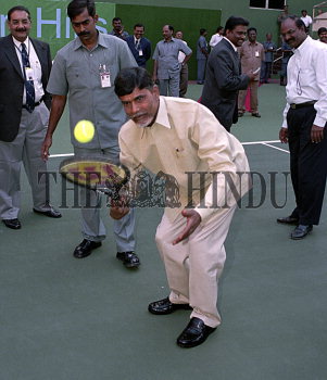 Image Id : 2194505 <span>Date : 2004-01-12 <span>Category : Sport</span>