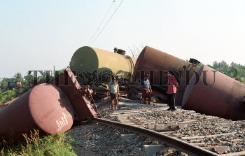 Image Id : 2198734 <span>Date : 2004-01-13 <span>Category : Disaster and Accident</span>