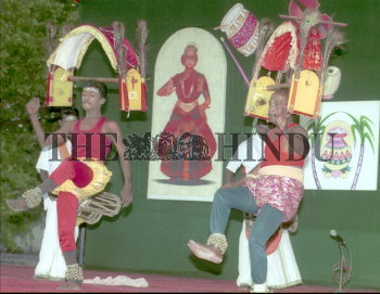 Image Id : 2215360 <span>Date : 2004-01-17 <span>Category : Arts Culture and Entertainment</span>