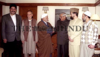 Image Id : 2244473 <span>Date : 2004-01-23 <span>Category : Politics</span>