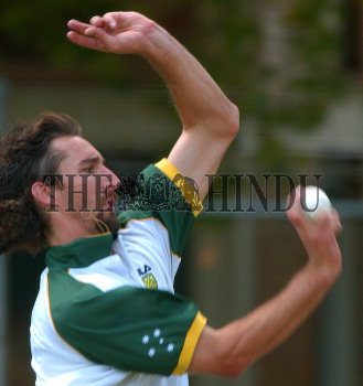 Image Id : 2284552 <span>Date : 2004-01-31 <span>Category : Sport</span>