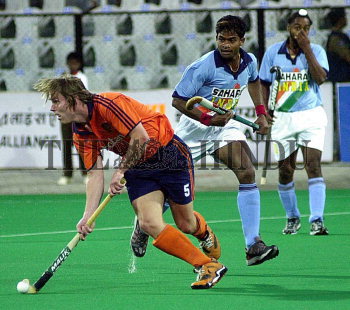 Image Id : 2316727 <span>Date : 2004-02-07 <span>Category : Sport</span>