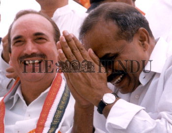 Image Id : 2319199 <span>Date : 2004-02-08 <span>Category : Politics</span>