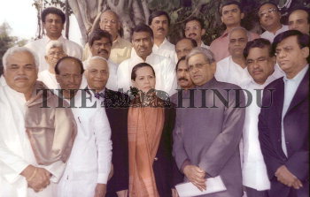 Image Id : 2365766 <span>Date : 2004-02-18 <span>Category : Politics</span>