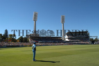 Image Id : 2421394 <span>Date : 2004-03-01 <span>Category : Sport</span>