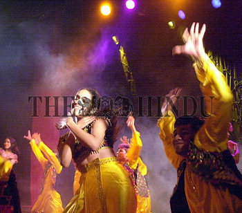 Image Id : 2429743 <span>Date : 2004-03-02 <span>Category : Arts Culture and Entertainment</span>