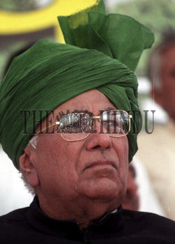 Image Id : 2433357 <span>Date : 2004-03-02 <span>Category : Politics</span>
