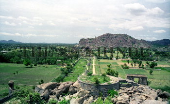 Image Id : 2455357 <span>Date : 2004-03-07 <span>Category : Arts Culture and Entertainment</span>