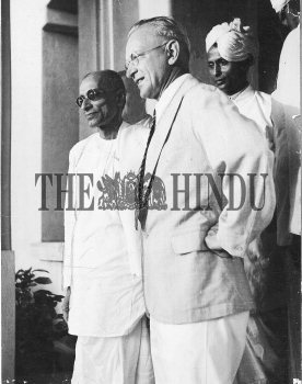Image Id : 2472631 <span>Date : 1937-08-13 <span>Category : Politics</span>