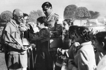 Image Id : 2472642 <span>Date : 1949-12-07 <span>Category : Politics</span>