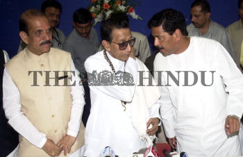 Image Id : 2481427 <span>Date : 2004-03-12 <span>Category : Politics</span>