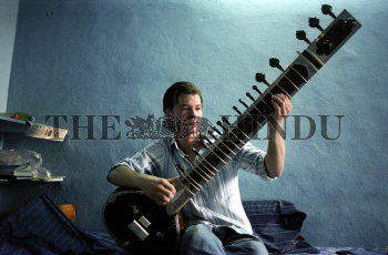 Image Id : 2496724 <span>Date : 2004-03-15 <span>Category : Arts Culture and Entertainment</span>