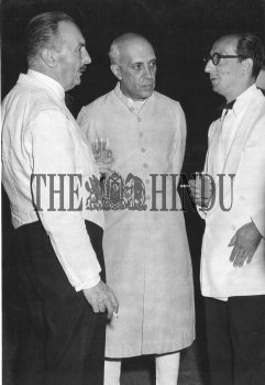 Image Id : 2536109 <span>Date : 1949-03-29 <span>Category : Politics</span>