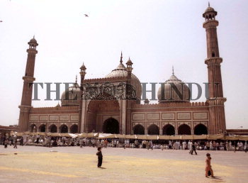 Image Id : 2552426 <span>Date : 2004-03-26 <span>Category : Religion and Belief</span>