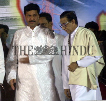 Image Id : 2562840 <span>Date : 2004-03-28 <span>Category : Politics</span>