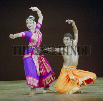 Image Id : 2570971 <span>Date : 2004-03-30 <span>Category : Arts Culture and Entertainment</span>
