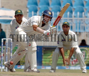 Image Id : 2669328 <span>Date : 2004-04-15 <span>Category : Sport</span>