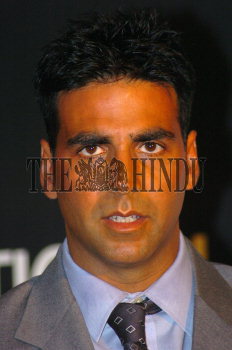 Image Id : 2720238 <span>Date : 2004-04-26 <span>Category : Arts Culture and Entertainment</span>