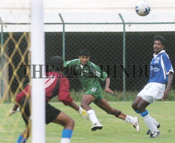 Image Id : 2725097 <span>Date : 2004-04-28 <span>Category : Sport</span>