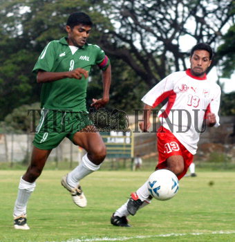 Image Id : 2744505 <span>Date : 2004-05-02 <span>Category : Sport</span>