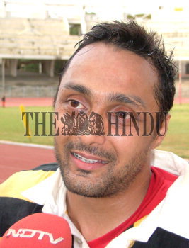 Image Id : 2749050 <span>Date : 2004-05-03 <span>Category : Sport</span>