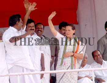 Image Id : 2756119 <span>Date : 2004-05-05 <span>Category : Politics</span>