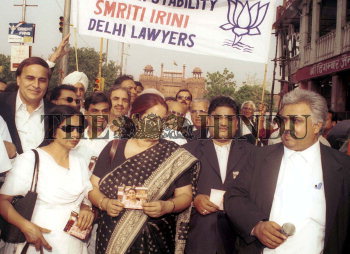 Image Id : 2759025 <span>Date : 2004-05-05 <span>Category : Politics</span>