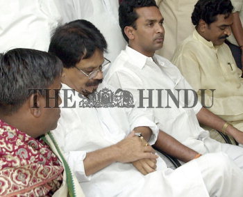 Image Id : 2860413 <span>Date : 2004-05-24 <span>Category : Politics</span>