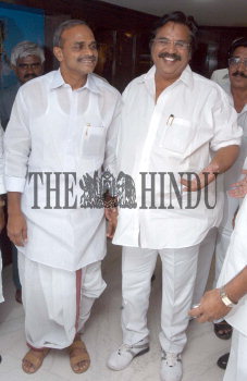 Image Id : 2875410 <span>Date : 2004-05-27 <span>Category : Politics</span>