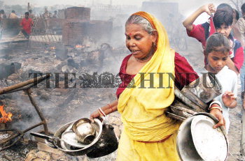 Image Id : 3008969 <span>Date : 2004-06-22 <span>Category : Disaster and Accident</span>