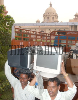 Image Id : 3085129 <span>Date : 2004-07-07 <span>Category : Politics</span>