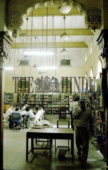 Image Id : 3166693 <span>Date : 2004-07-23 <span>Category : Arts Culture and Entertainment</span>