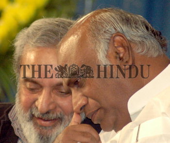 Image Id : 3211341 <span>Date : 2004-08-01 <span>Category : Politics</span>